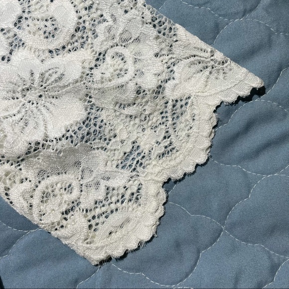 Women’s Green Envelope Lace Yoke Blouse - Picture 9 of 12